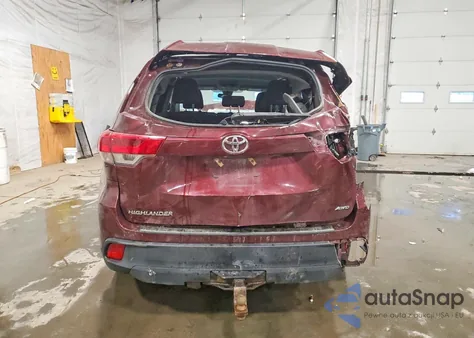 2018 Toyota Highlander Le z USA, uszkodzony, nr VIN 5TDBZRFH5JS806544